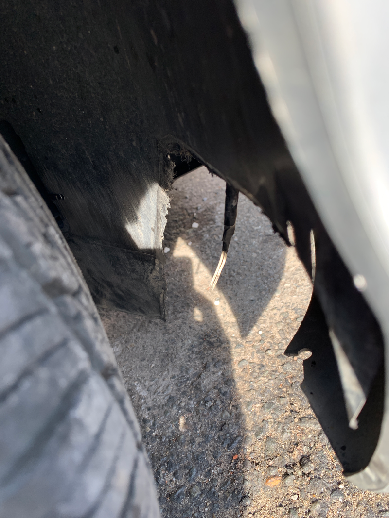 Illustration for article titled Everything Wrong With My 2002 BMW 325i (And maybe you can help!)